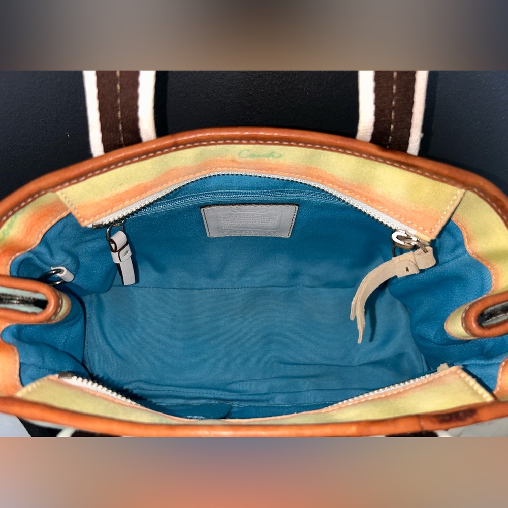 VINTAGE Coach Hamptons Watercolor Stripe Tote (M0673-10025) - Picture 9 of 15